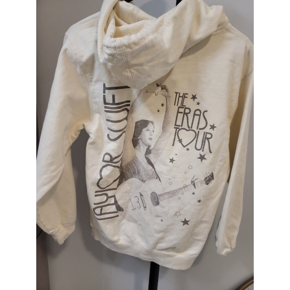 Taylor Swift Beige The Eras Tour Fearless Heart Hands Photo Hoodie Small - Picture 8 of 12